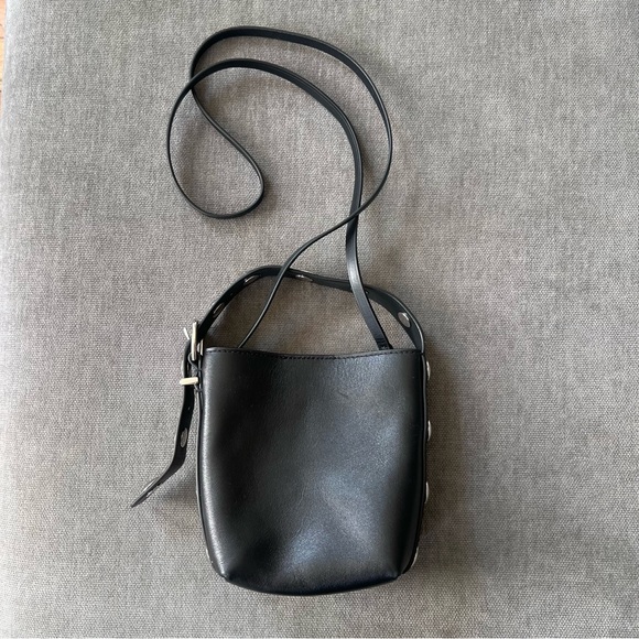 Madewell The Essential Micro Bucket Tote Black Silver Grommets Leather - Picture 5 of 10